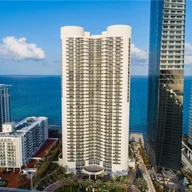 Apartamento a la venta en 17201 Collins Ave # 1704, Sunny Isles Beach FL 33160