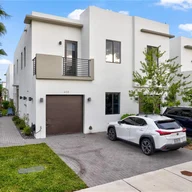 Casa a la venta en 403 SW 91st Ct # 403, Miami FL 33174