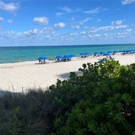 Apartamento a la venta en 1880 S Ocean Dr # 306, Hallandale Beach FL 33009