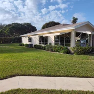 Apartamento a la venta en 5054 Lakefront Blvd # A, Delray Beach FL 33484