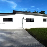 Casa a la venta en 12615 NW 22nd Ave, Miami FL 33167