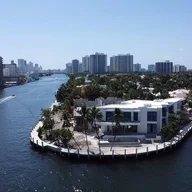 Casa a la venta en 501 Palm Dr, Hallandale Beach FL 33009