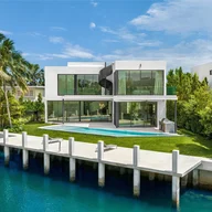 Casa a la venta en 3172 N Bay Rd, Miami Beach FL 33140