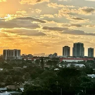 Apartamento a la venta en 2351 Douglas Rd # 1102, Miami FL 33145