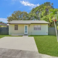 Casa a la venta en 229 NW 7th Ave, Dania Beach FL 33004