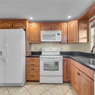 Apartamento a la venta en 1340 NE 28th Ave # 143, Pompano Beach FL 33062