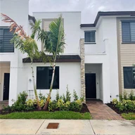 Apartamento a la venta en 929 NE 211th St, Miami FL 33179