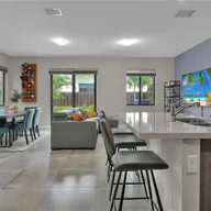 Casa a la venta en 405 SW 91st Pl, Miami FL 33174