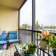 Apartamento a la venta en 16851 NE 23rd Ave # A319, North Miami Beach FL 33160