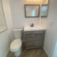 Apartamento a la venta en 11103 NW 83rd St # 201, Doral FL 33178