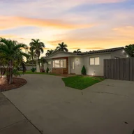 Casa a la venta en 17500 NW 85th Ave, Hialeah FL 33015