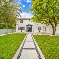 Casa a la venta en 464 NE 57th St, Miami FL 33137