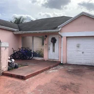 Casa a la venta en 3060 NW 203rd Ter, Miami Gardens FL 33056