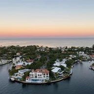 Apartamento a la venta en 3802 NE 207th St # 1204, Aventura FL 33180