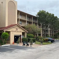 Apartamento a la venta en 1151 SW 128th Ter # 411D, Pembroke Pines FL 33027