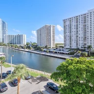 Apartamento a la venta en 400 Kings Point Dr # 523, Sunny Isles Beach FL 33160
