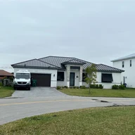 Casa a la venta en 13173 SW 221st St Rd, Miami FL 33170