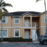 Apartamento a la venta en 230 SE 29th Ave # 6, Homestead FL 33033