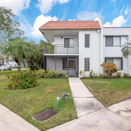 Apartamento a la venta en 304 Racquet Club Rd # 101, Weston FL 33326