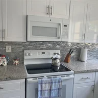 Apartamento a la venta en 920 NE 199th St # 417, Miami FL 33179