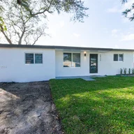 Casa a la venta en 6820 SW 10th St, Pembroke Pines FL 33023