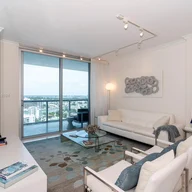 Apartamento a la venta en 6799 Collins Ave, Miami Beach FL 33141