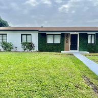 Casa a la venta en 3530 NW 197th St, Miami Gardens FL 33056