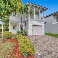 Casa a la venta en 385 NE 31st Ave, Homestead FL 33033