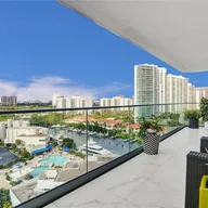 Apartamento a la venta en 19707 Turnberry Way # 16C, Aventura FL 33180