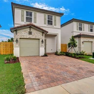 Casa a la venta en 2411 NW 131 CIR, Miami FL 33167