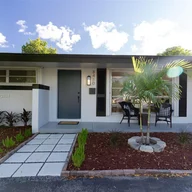 Casa a la venta en 8410 NW 25th Ct, Sunrise FL 33322