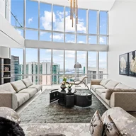 Apartamento a la venta en 851 NE 1st Ave, Miami FL 33132