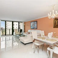 Apartamento a la venta en 2301 S Ocean Dr # 1806, Hollywood FL 33019