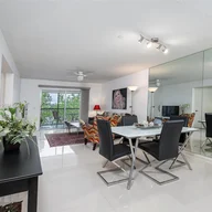 Apartamento a la venta en 701 SW 141st Ave # 412R, Pembroke Pines FL 33027