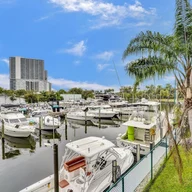 Apartamento a la venta en 1720 NW N River Dr # 210, Miami FL 33125