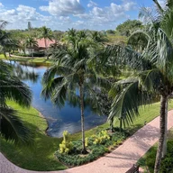 Apartamento a la venta en 16135 Emerald Estates Dr # 462, Weston FL 33331