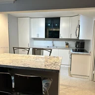 Apartamento a la venta en 301 174th St # 409, Sunny Isles Beach FL 33160