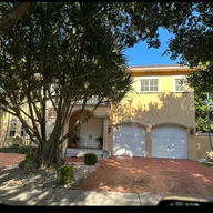 Casa a la venta en 16263 NW 86th Ct, Miami Lakes FL 33016