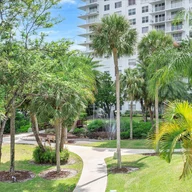 Apartamento a la venta en 2851 NE 183rd St # 1717E, Aventura FL 33160