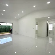 Casa a la venta en 910 NE 214th Ln, Miami FL 33179