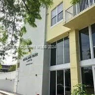 Apartamento a la venta en 1350 NW 8th # 4, Miami FL 33136