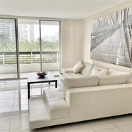 Apartamento a la venta en 19195 NE 36th Ct # 402, Aventura FL 33180