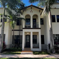 Casa a la venta en 8485 NW 51st Ter # 8485, Doral FL 33166