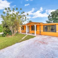Casa a la venta en 2130 NW 124th St, Miami FL 33167