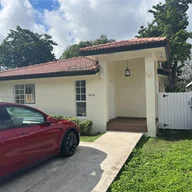 Casa a la venta en 18330 SW 102nd Pl, Miami FL 33157