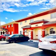 Apartamento a la venta en 11053 W Okeechobee Rd # 102, Hialeah Gardens FL 33018