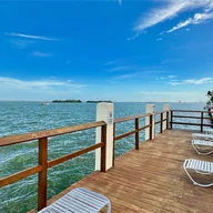 Apartamento a la venta en 7845 NE Bayshore Ct # 14, Miami FL 33138