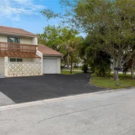 Casa a la venta en 11601 NW 29th Ct # 2E, Coral Springs FL 33065
