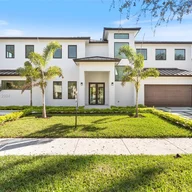 Casa a la venta en 8600 NW 168th Ter, Miami Lakes FL 33016