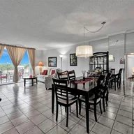 Apartamento a la venta en 427 Golden Isles Dr # 5J, Hallandale Beach FL 33009